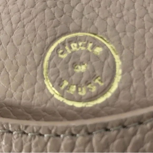 Cuyana Circle of Trust Circle Purse - Picture 5 of 8